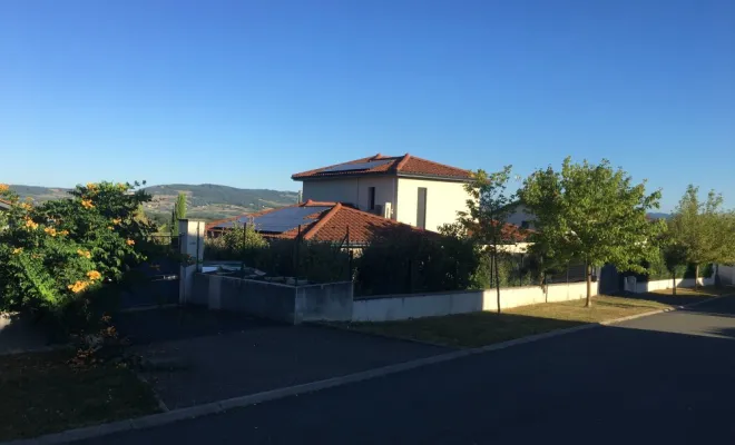 Installation de 16 panneaux photovoltaïques dans la commune de Lachassagne, Villefranche-sur-Saône, DIZAY ENERGY